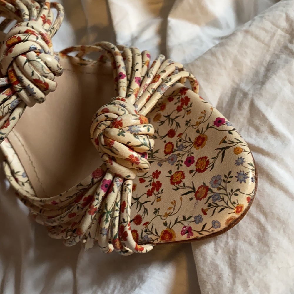 Schutz Floral Open Toe Knot High Heels Pumps - Picture 2 of 6